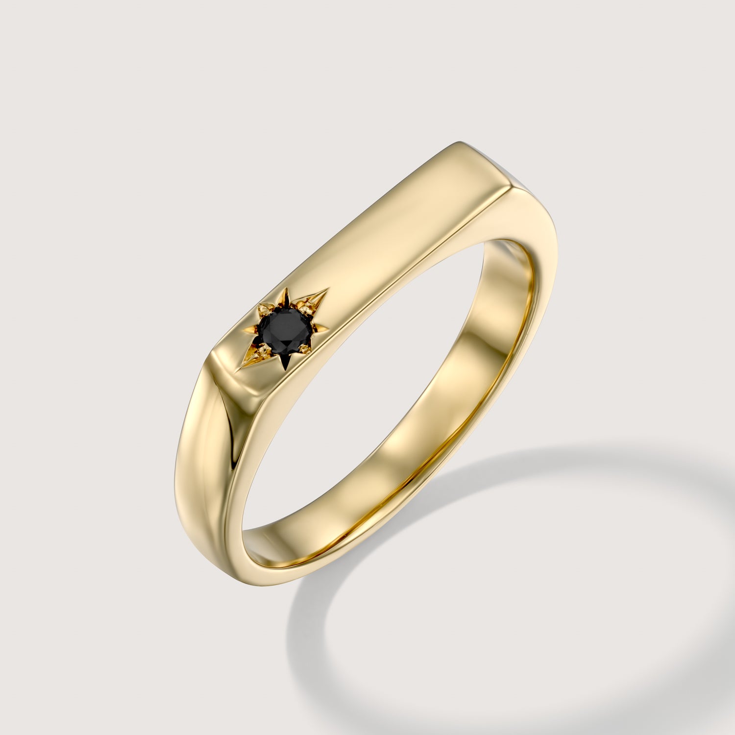 טבעת שרלוט עם יהלום שחור בשיבוץ כוכב